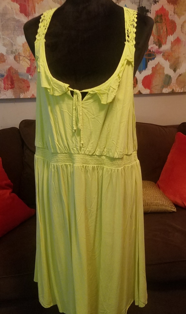 Dress - Picture 2 of 3
